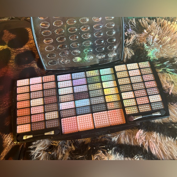 Colorful Makeup Palette Set - Picture 8 of 10